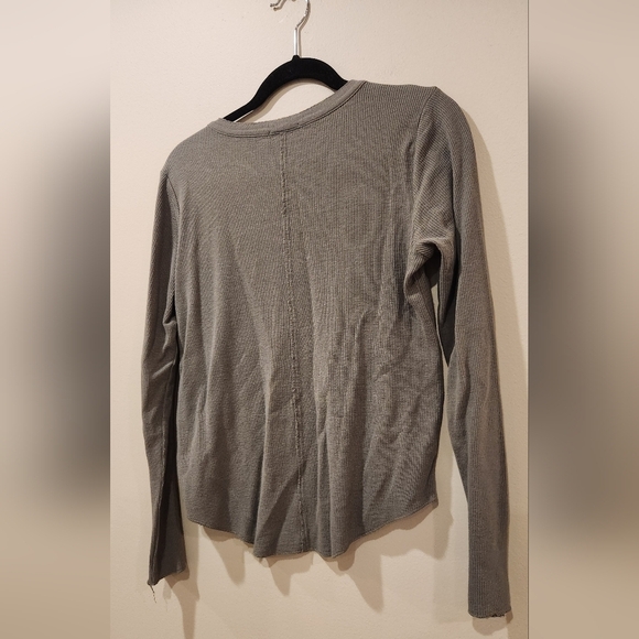 EVEREVE Gray Heart Sweater - Picture 3 of 4